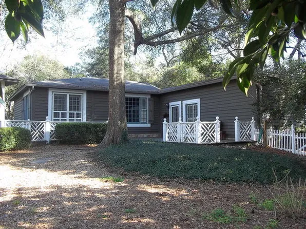 125 Hunters Gln, Thomasville, GA 31792