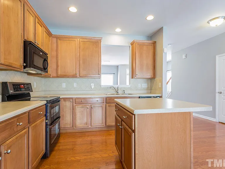711 Keystone Park Dr #38 — Photo 7