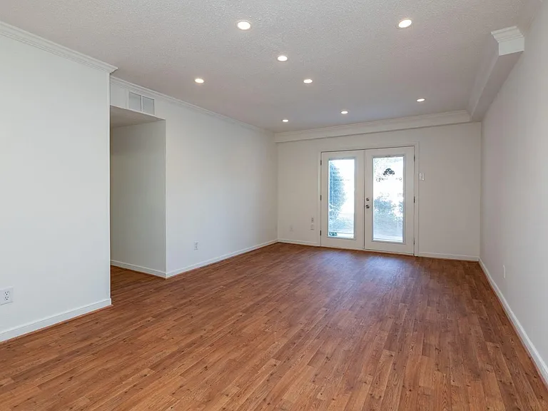 Southwood Apartments — Photo 6