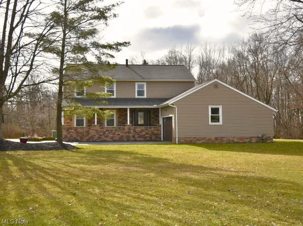 11031 Bridle Trl, Chardon, OH 44024