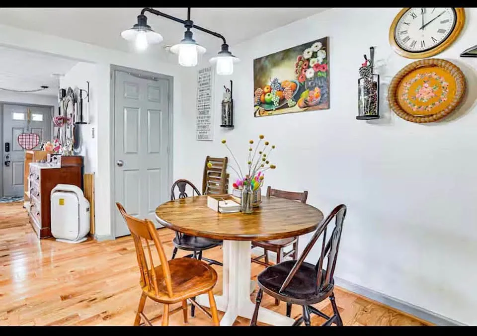 Partridge Wood Dr, Germantown — Photo 1
