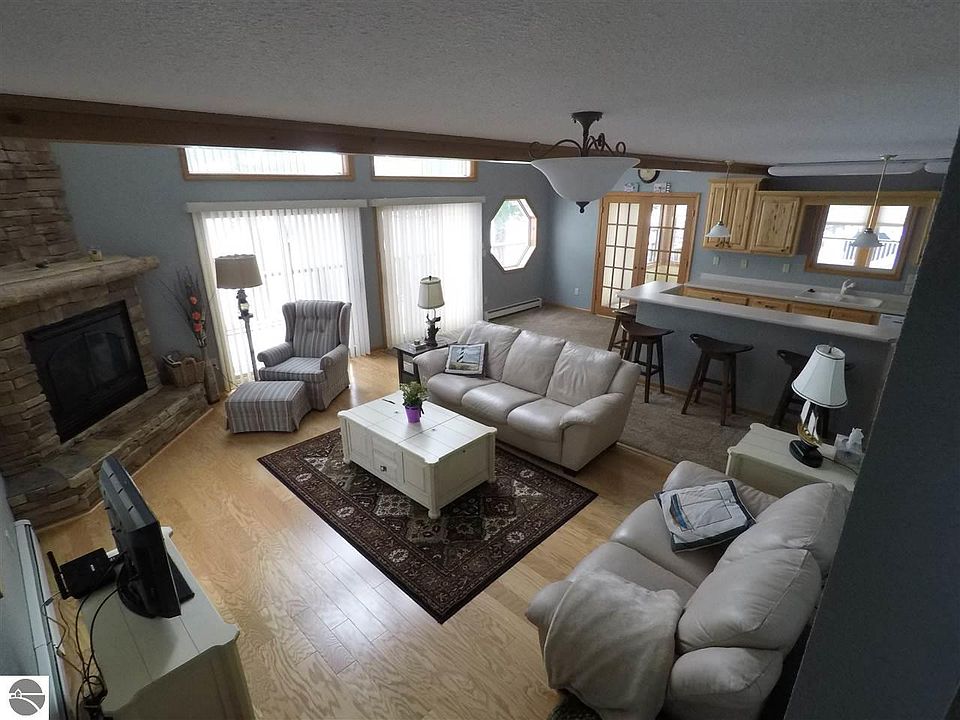 2nd image of 119 Birch Knoll Ln