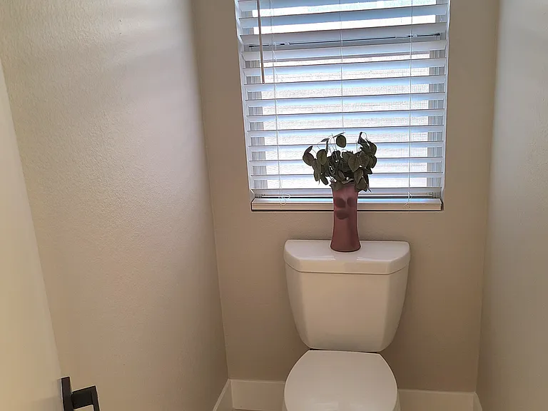 1439 E Flint St — Photo 14