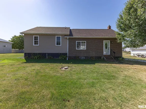 815 SE 1st St, Galva, IL 61434