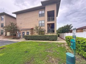 906 Charo Pkwy, Davenport, FL