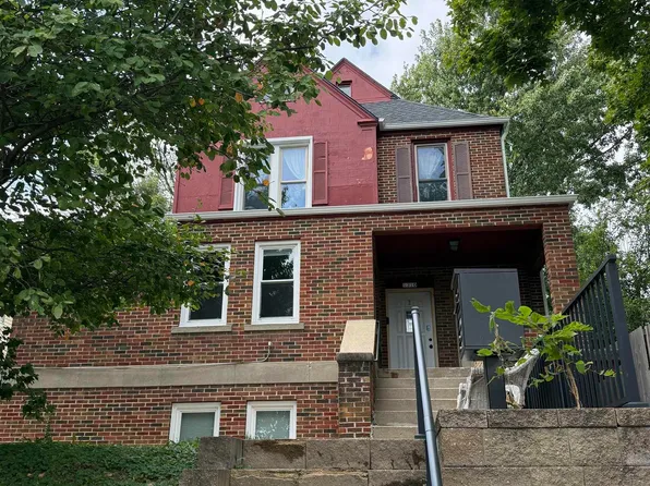 1310 S 31st St, Omaha, NE 68105