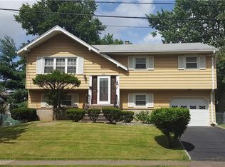 236 Berkley St, Iselin, NJ 08830