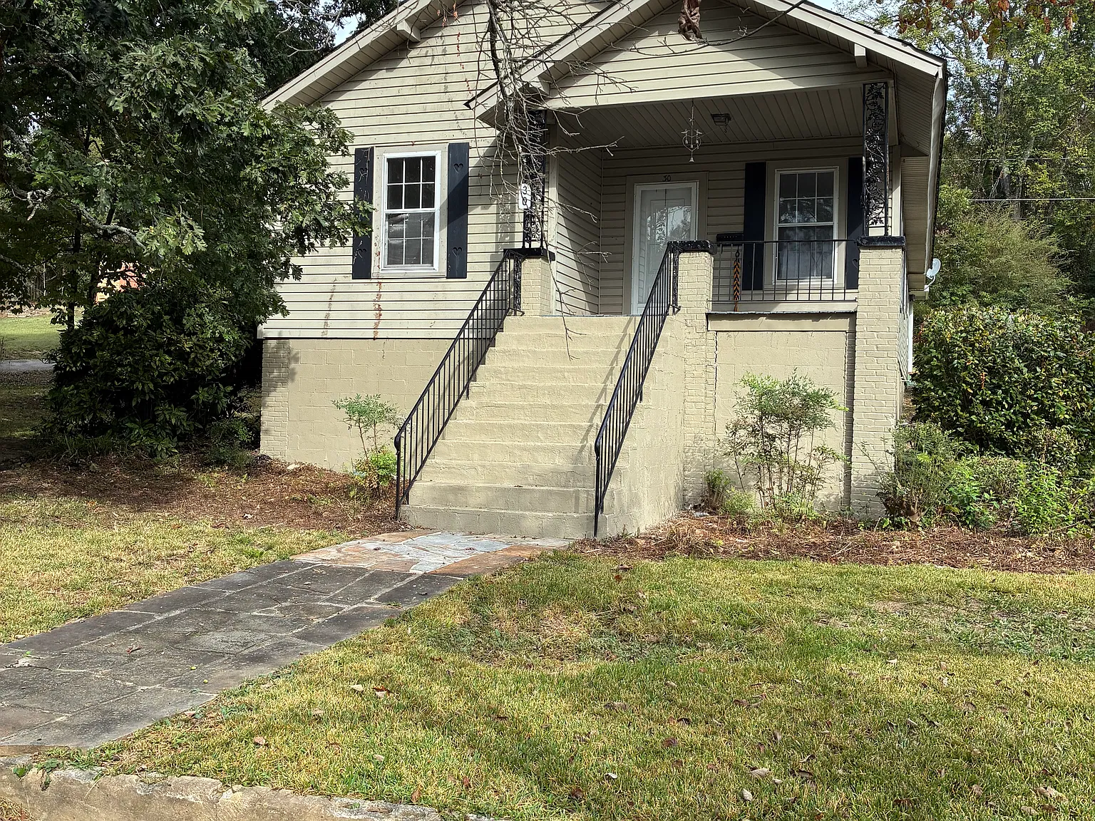 4 bed, 1500 sqft, $1,600 — Photo 1