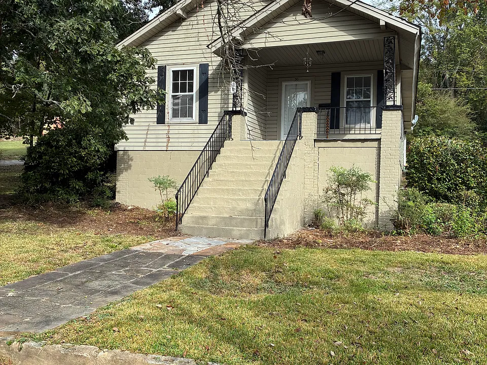 30 W Tuscaloosa Ave