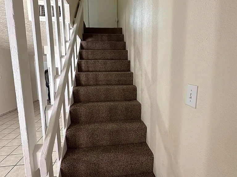 Spacious Townhomes near Fairgrounds — Photo 5