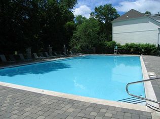 29 Hunters Run, Oakland, NJ 07436