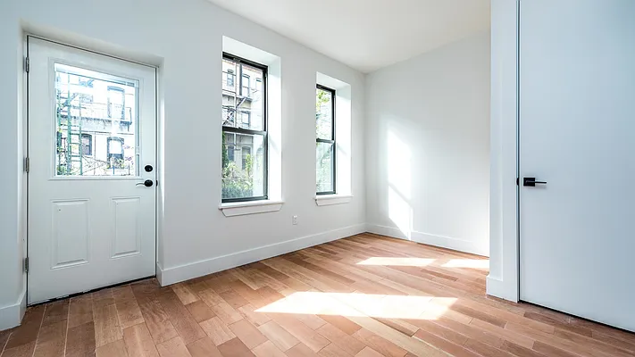 Rented by Nooklyn NYC LLC | media 4