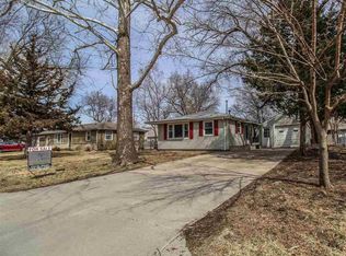 2106 Northview Dr, Manhattan, KS 66502