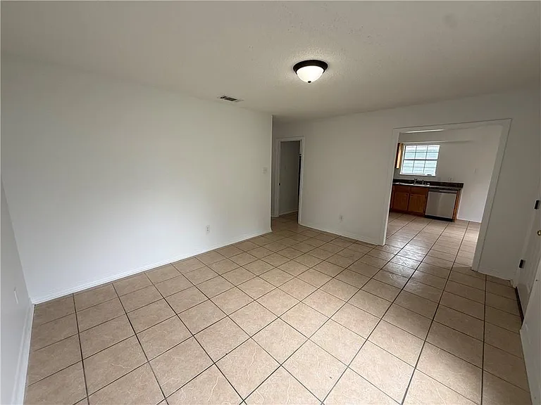 307 4th Ave — Photo 3