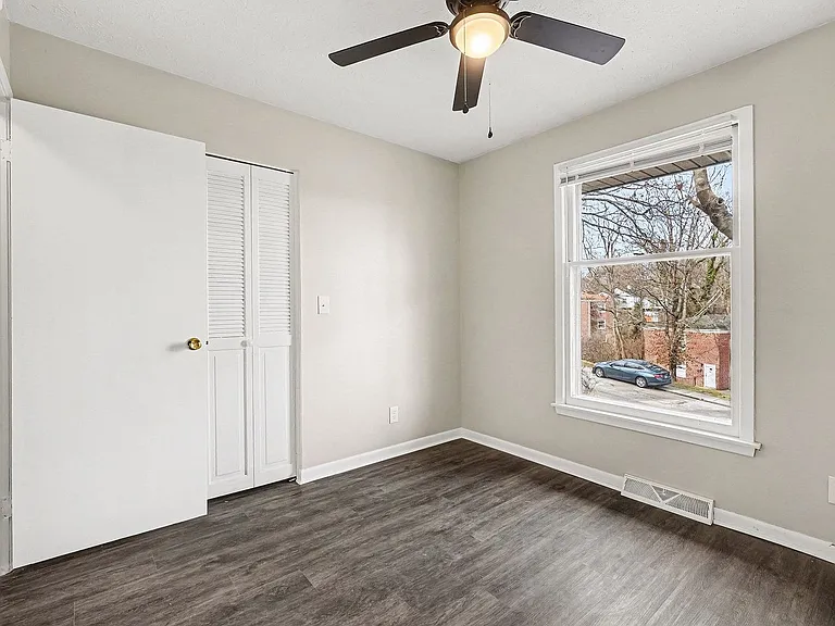 334 Hyde Park Dr — Photo 25