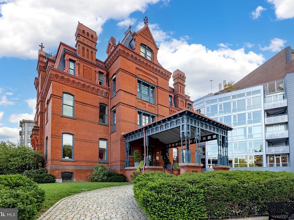 1st image of 2002 Massachusetts Ave NW #R-3