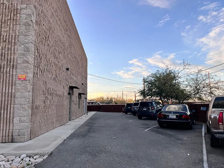 1350 S 8th Ave — Photo 10
