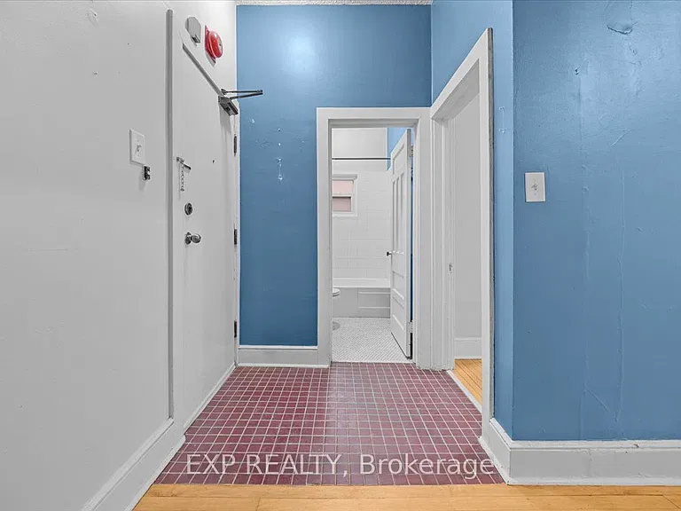 484 Gilmour St #1 — Photo 2