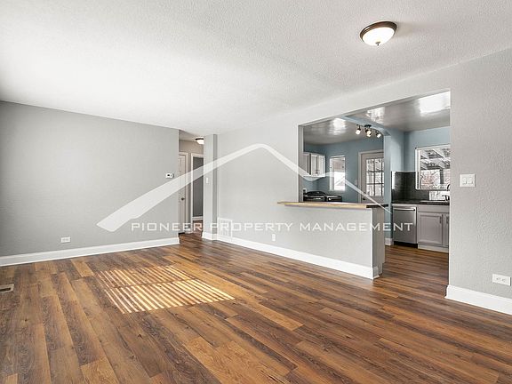 2nd image of 2221 W Custer Pl