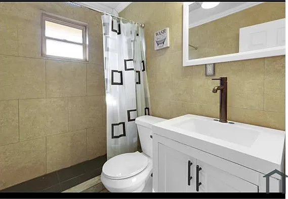 2134 Music St — Photo 12
