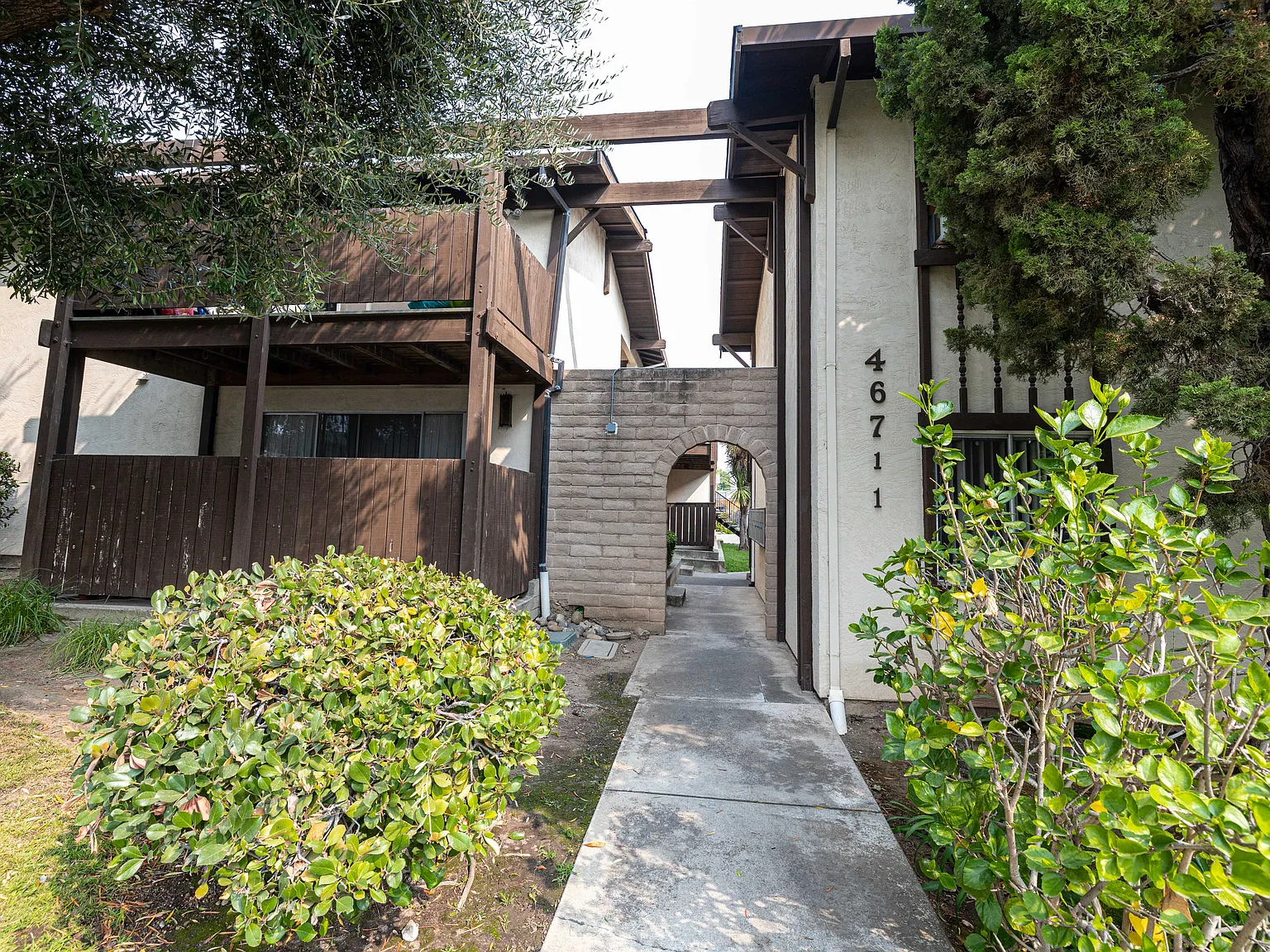 2 bed, $2,400 — Photo 1