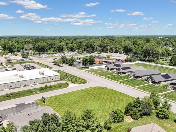 0 Mae Dr, Godfrey, IL 62035