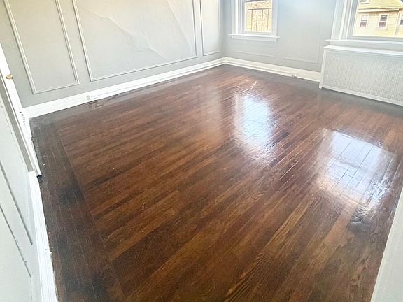 5th image of 1579 Chapel St #305