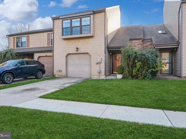 16 Beverly Ct, Robbinsville, NJ 08691
