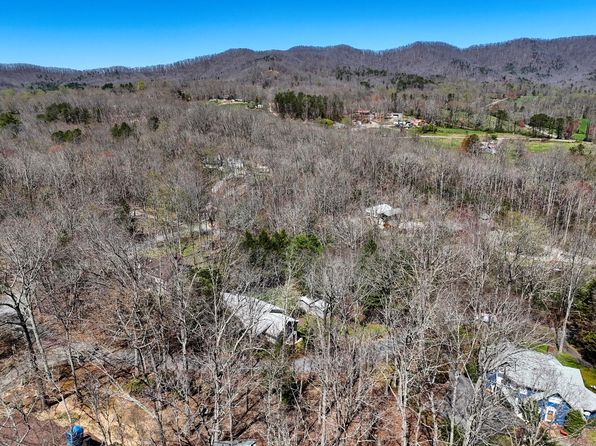 139 Tanglewood Cir, Blairsville, GA 30512
