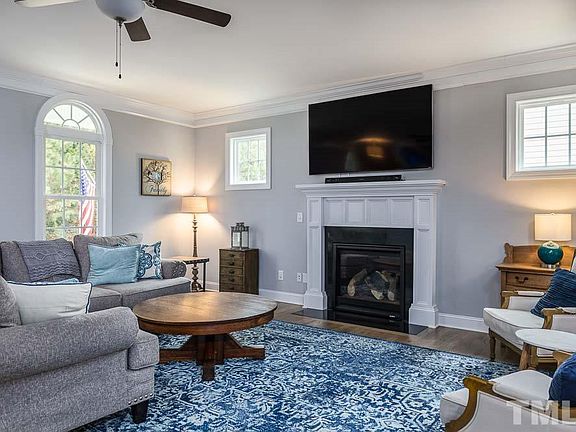 4th image of 1046 Lukestone Dr