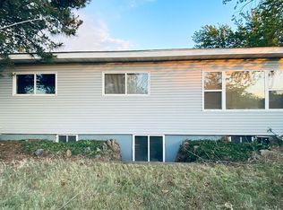 99 3rd St, Touchet, WA 99360