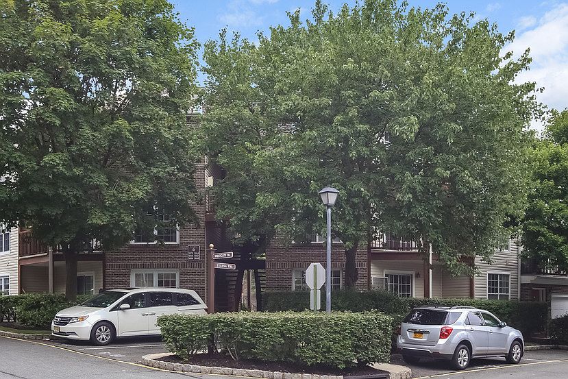 1st image of 1460 Westgate Dr #6105