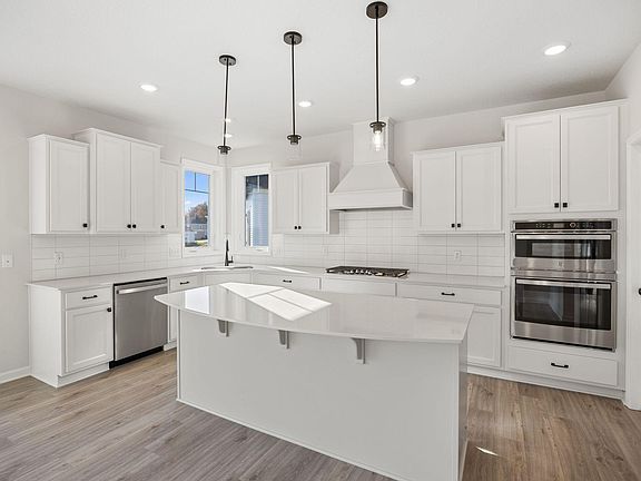 5th image of 897 Big Woods Dr