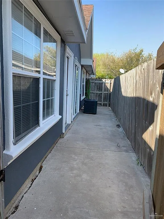 2 bed, 2.0 bath, 3360 sqft, $850 — Photo 2