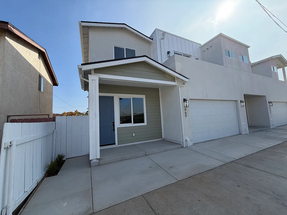 Building Photo - 960 Florence St #1