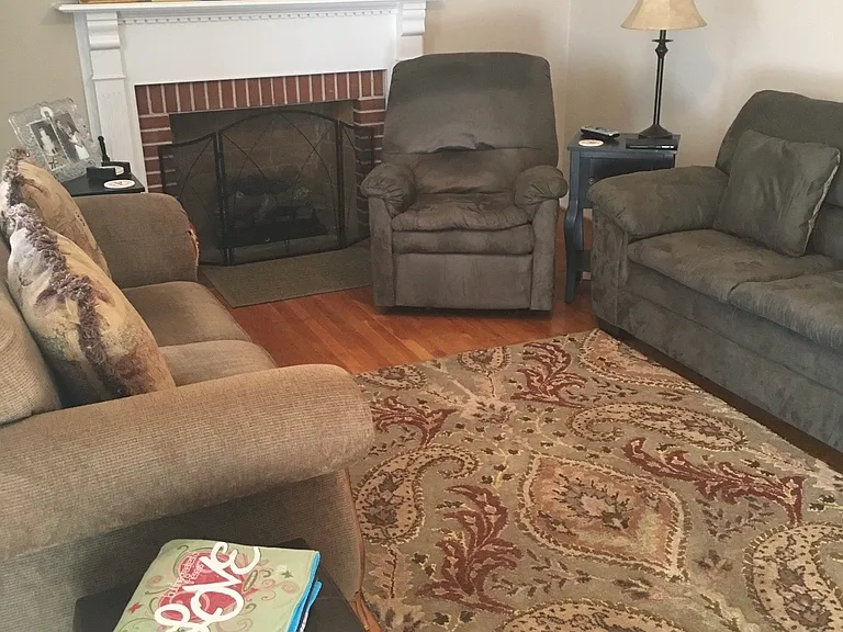 305 Pleasant Meadows Dr — Photo 4