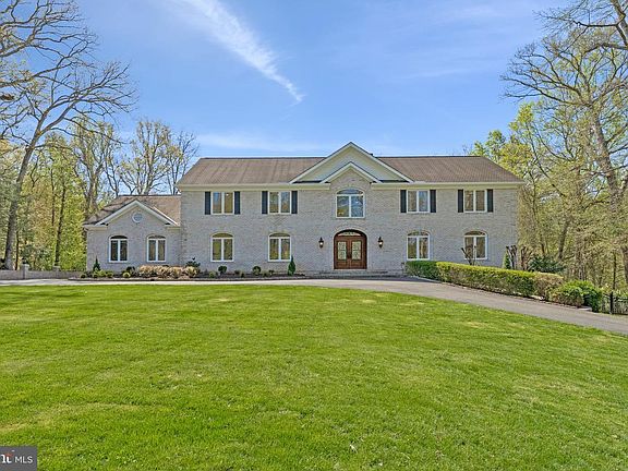 3rd image of 8611 Brook Rd