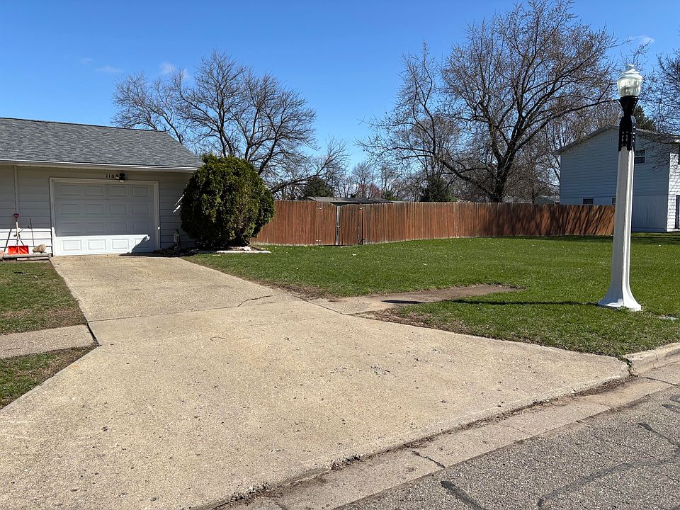 2nd image of 1105 S Ohio Ct