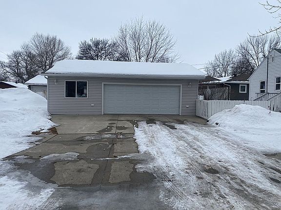 3rd image of 502 1st St