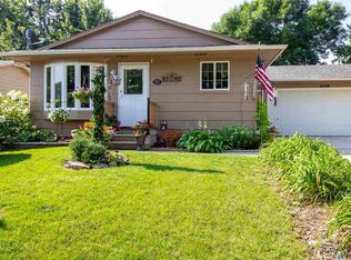 5209 E 16th St, Sioux Falls, SD 57110