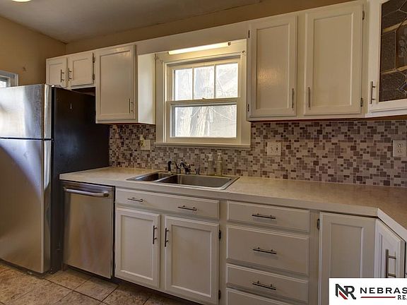 3rd image of 5108 Bedford Ave