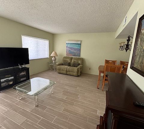 5th image of 32 Chippingwood Ln