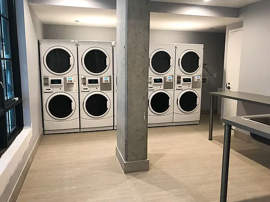 Rented by Manhattan Management LLC | media 40