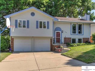 11041 Y St, Omaha, NE 68137
