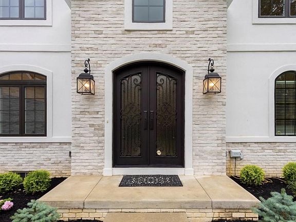 2nd image of 30248 Hilliard Blvd