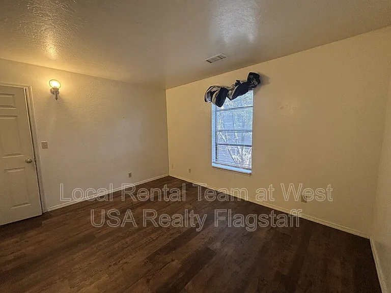 625 S Fountaine St #B — Photo 24