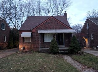 19234 Eastborne St, Harper Woods, MI 48225