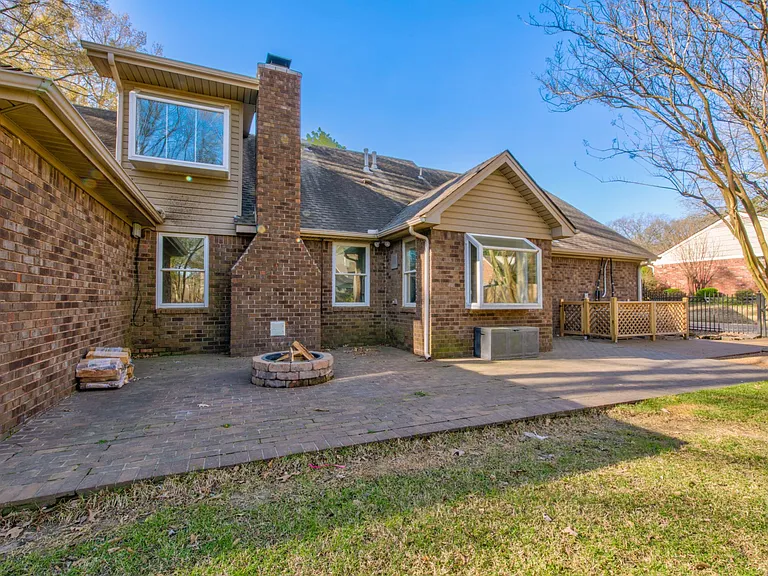 8084 Dogwood Villa Dr — Photo 21