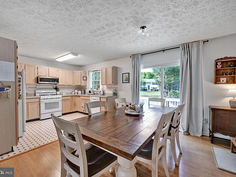 350 Long Meadow Way — Photo 11