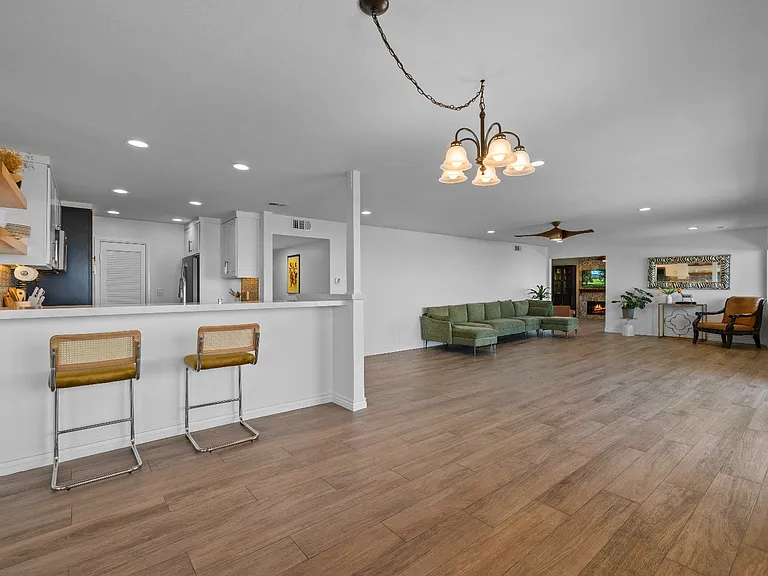 2700 E Panorama Dr #208 — Photo 9